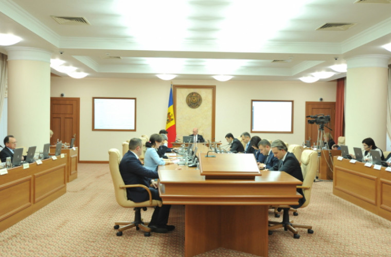 Atribuțiile a cinci miniștri din Guvernul Filip vor fi preluate de cinci secretarii de stat 
