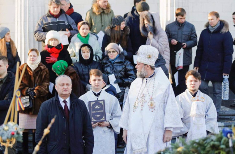 De Bobotează, Igor Dodon a asistat la liturghia de la Catedrala „Nașterea Domnului” 