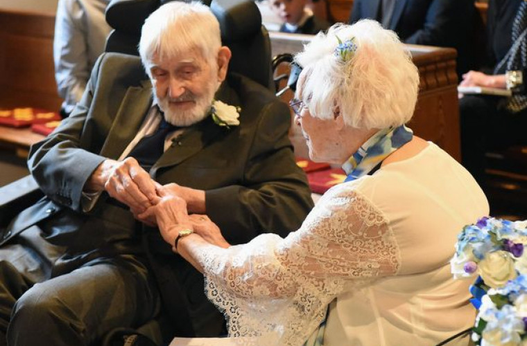 Cuplurile din Ialoveni, care au împlinit 50 de ani de căsnicie, premiate cu bani
