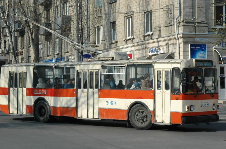 Ce se întreprinde la Chișinău pentru a îmbunătăți situația cu transportul public?