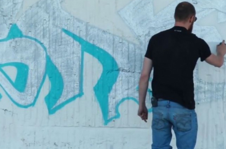Tînărul din Algeria care se ocupă cu graffiti pe ascuns (VIDEO)