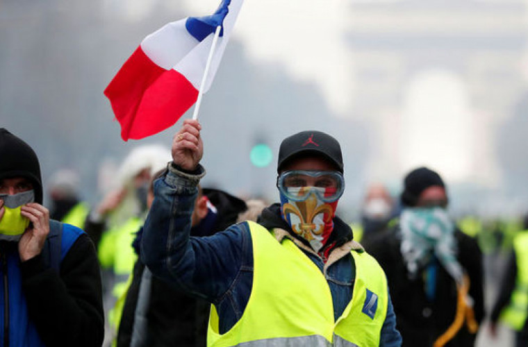 „Vestele galbene" au prejudiciat Franța de zeci de milioane de euro