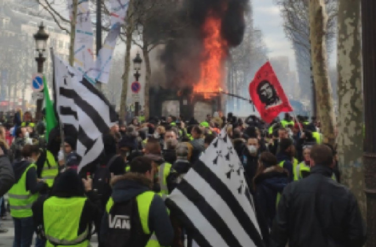 Noi violențe la protestele ”vestelor galbene” în Franța