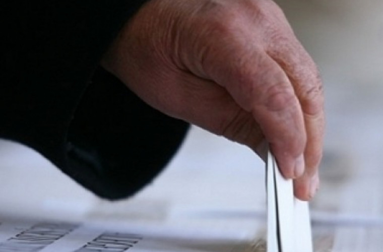 Alegătorii care își vînd votul trebuie trași la răspundere - sondaj