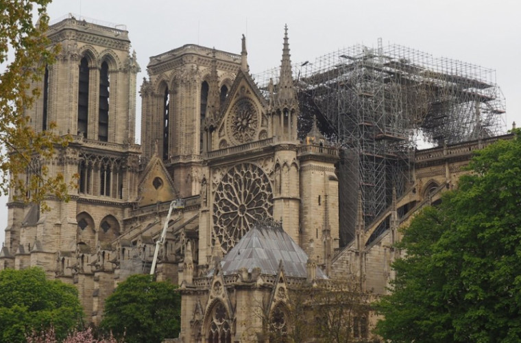 Incendiu Notre-Dame: Cine anunță o donație de 5 milioane de dolari 