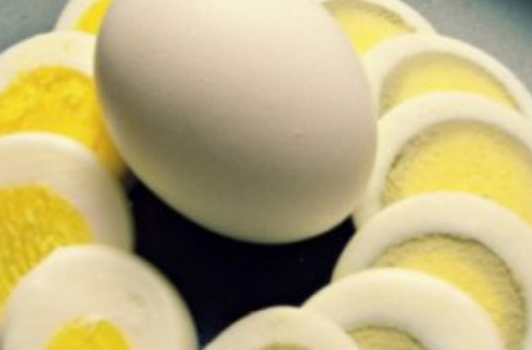 Почему желток вареного яйца приобретает зеленый оттенок