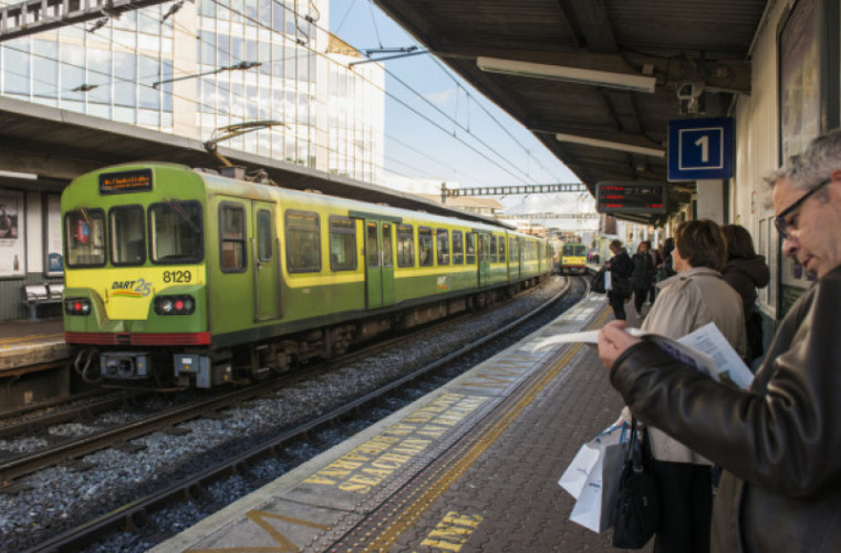 O fetiţă din Irlanda, născută în tren, va călători gratis timp de 25 de ani