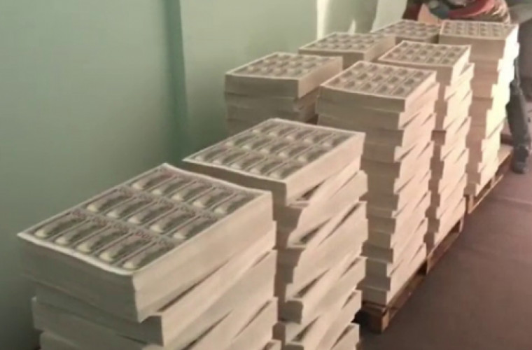 O sumă uriașă de bani, descoperită într-o tipografie din Turcia