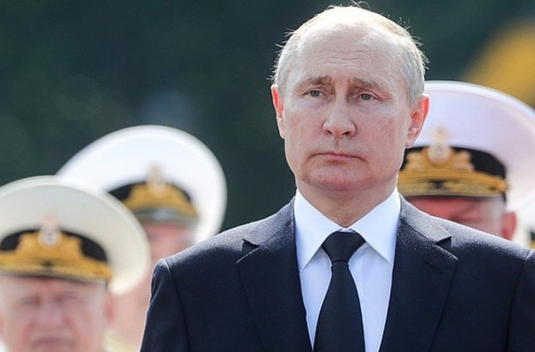 Путин: Военно-морской флот готов «дать достойный отпор любому агрессору»