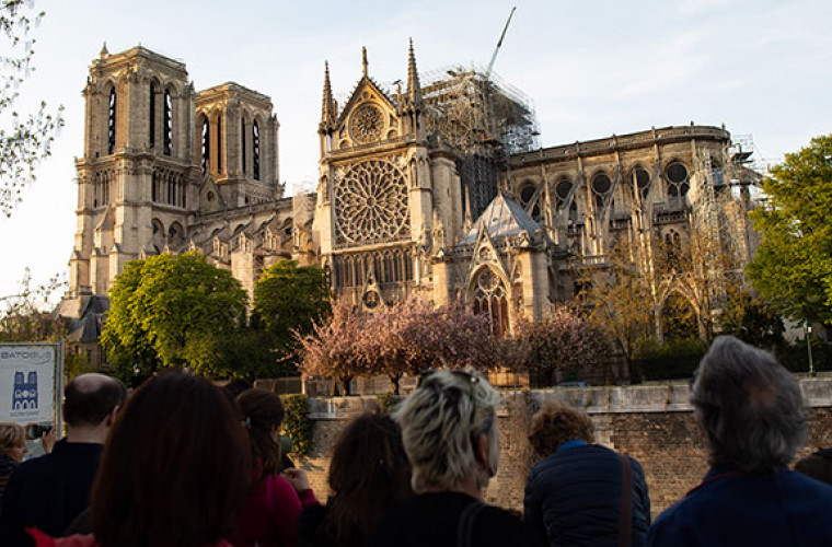 Catedrala Notre-Dame este încă în pericol de a se prăbuși după incendiul din aprilie