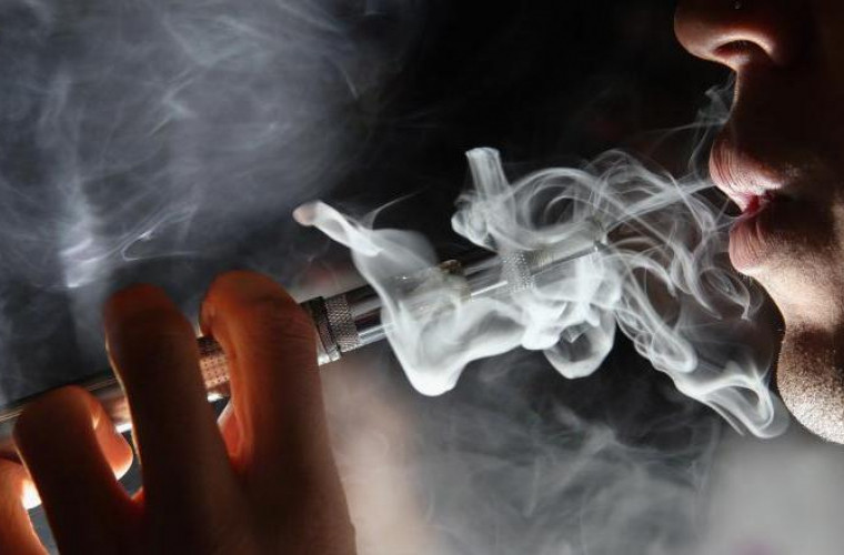 33 de oameni au murit după ce au folosit țigări electronice