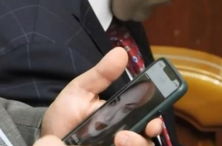 Parlamentar ucrainean, filmat în timp ce negocia cu o damă de companie 