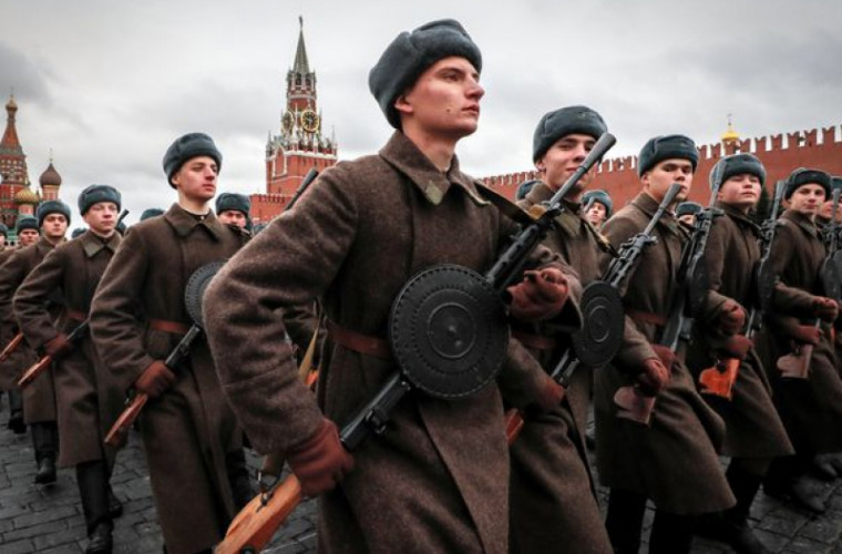 La Moscova a avut loc un marș dedicat paradei militare din 1941 (FOTO)