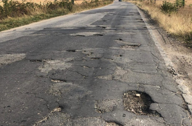 Drumuri ”bombardate” în raionul Cantemir