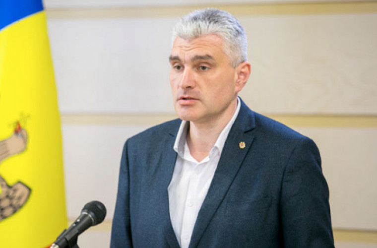 Slusari regretă decizia PAS: "Se repetă situația din Parlament"