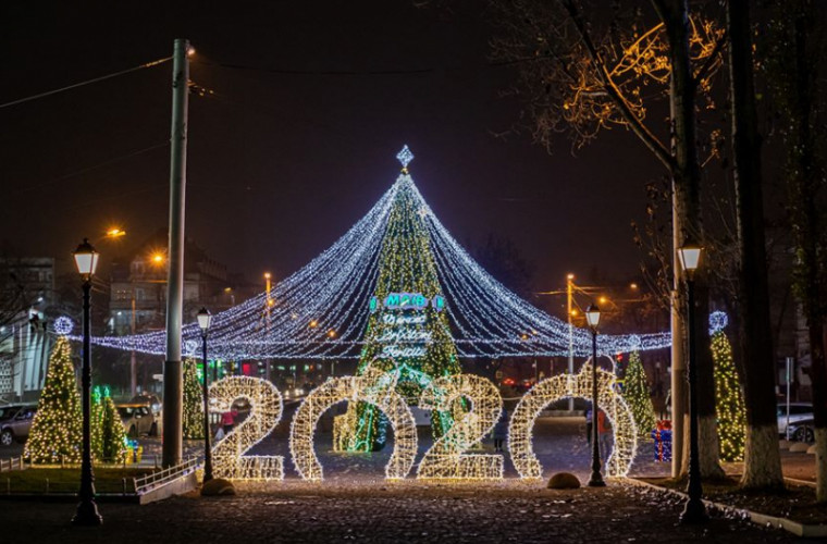 Cît de frumos este orașul Chișinău în ajun de sărbători (FOTO)