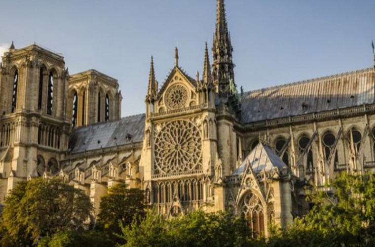 Catedrala Notre Dame din Paris, în pericol de prăbușire totală