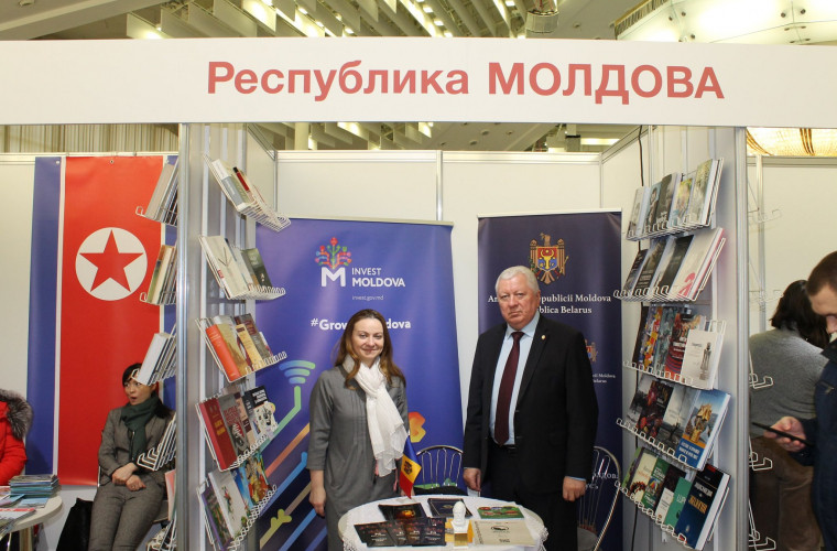 Cărțile autorilor moldoveni vor fi transferate în colecțiile bibliotecilor din Belarus