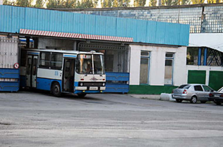 Автобусный парк сегодня. Кишинев первой городской Автобусный парк. Пушкинский Автобусный парк. Автобус im Park Кишинев. Chisinau Ungheni autobuze магазин.