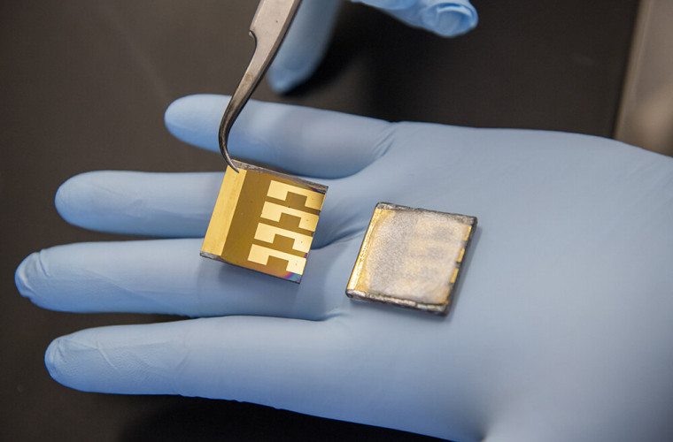 Oamenii de știință au creat un perovskit pentru bateriile solare pe bază de plumb