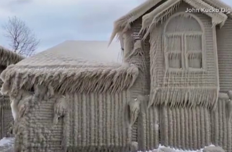 SUA: Mai multe case au fost acoperite de un strat gros de gheață (VIDEO)