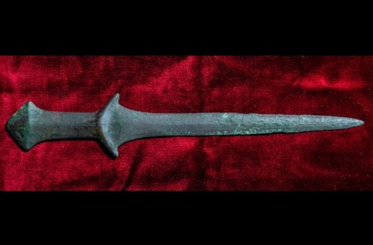 A fost găsită cea mai veche sabie din lume