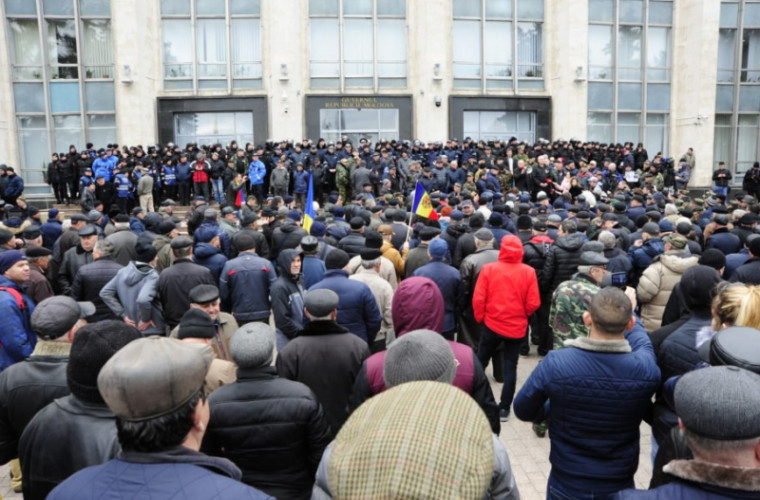 Un expert în securitate a explicat, pe pași, cum și cine a organizat protestul din 2 martie
