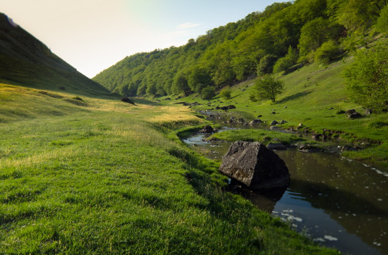 Valea rîului Lopatnic între satele Corjeuţi şi Caracuşenii Vechi Briceni
