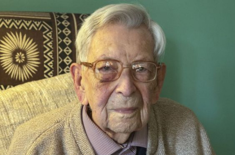 A murit cel mai bătrîn bărbat din lume, la 112 ani 