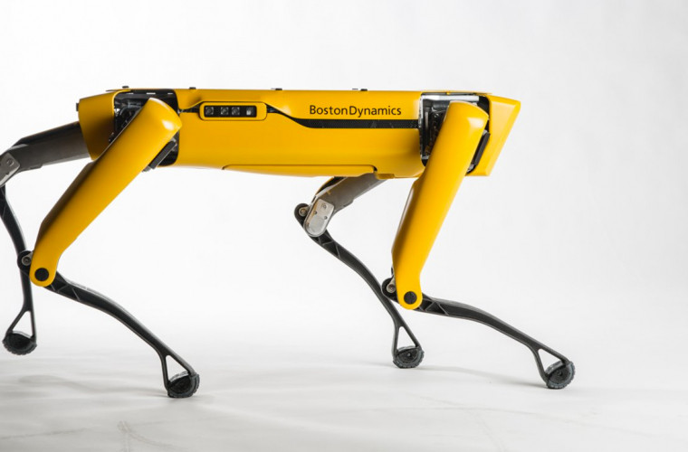 Cîinele-robot de la Boston Dynamics a fost scos pentru prima dată în vînzare directă