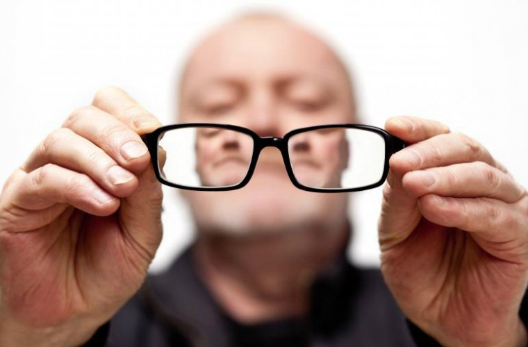 Orbirea și deficiența de vedere | Essilor Romania