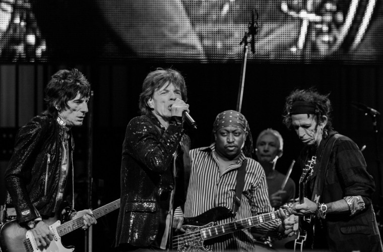 Stones трек. Rolling Stones 1974. «Роллинг стоунз» в изгнании. The Rolling Stones концерт 1974. Рок группа Кардинал.
