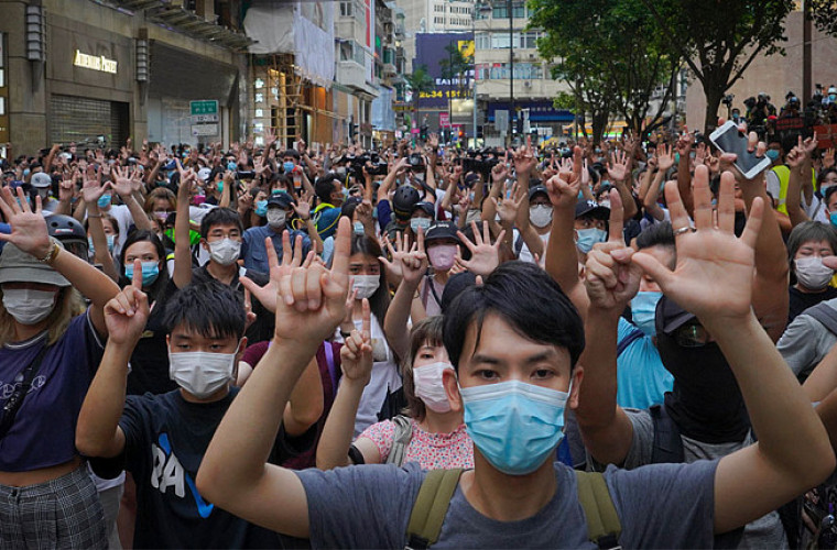 ONU: Guvernele pot interzice protestele pe motive de sănătate publică