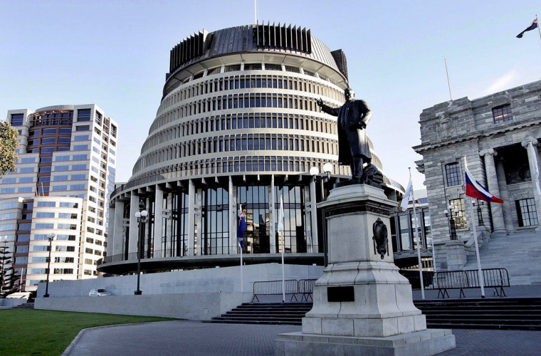 Dizolvarea parlamentului neozeelandez a fost amînată