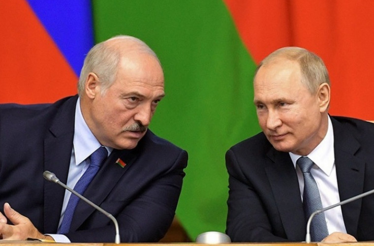 Putin a discutat la telefon cu Lukaşenko, despre situația din Belarus