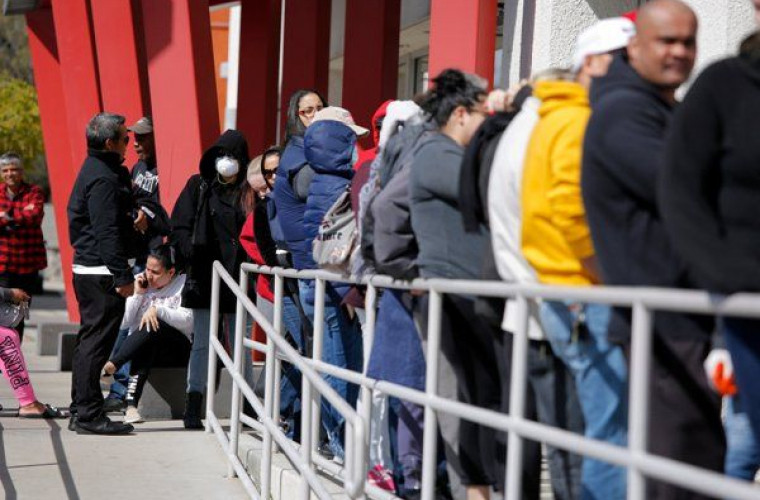 Peste un milion de americani au depus cereri iniţiale pentru ajutor de şomaj 