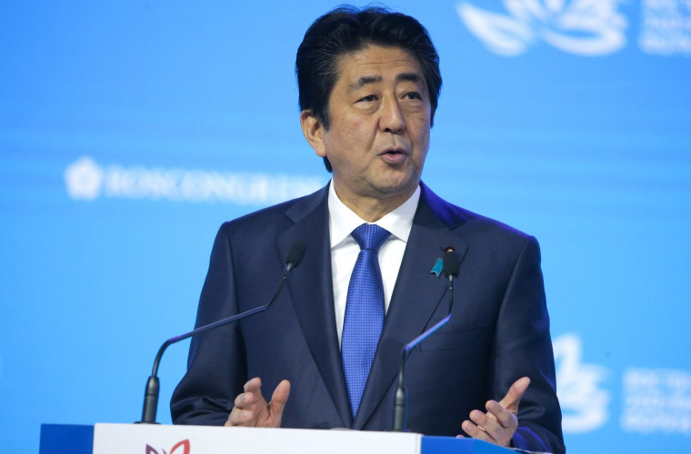 Premierul japonez pledează pentru întărirea capacităţilor de apărare antirachetă