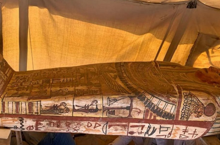 14 noi sarcofage egiptene au fost descoperite la Saqqara